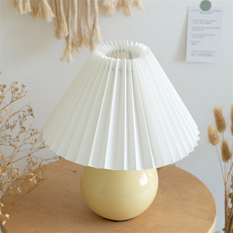 Vintage Cream Ceramic Table Lamp