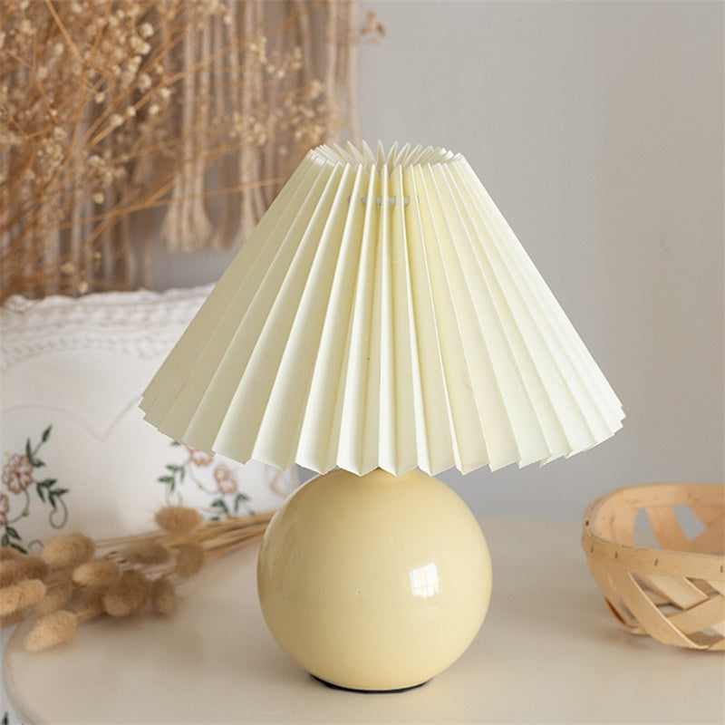 Vintage Cream Ceramic Table Lamp